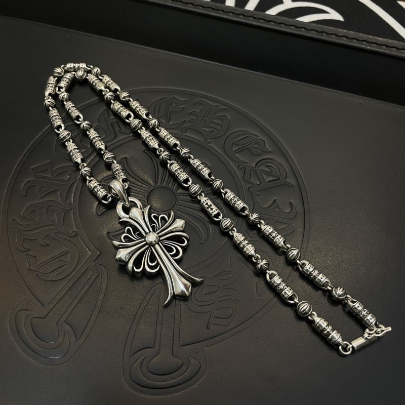 Ch*0me He**ts necklaces